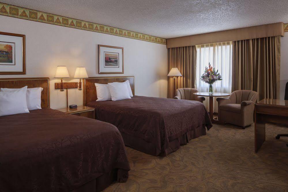 High Desert Inn Elko Bagian luar foto