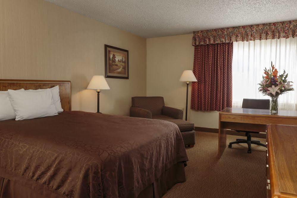High Desert Inn Elko Bagian luar foto